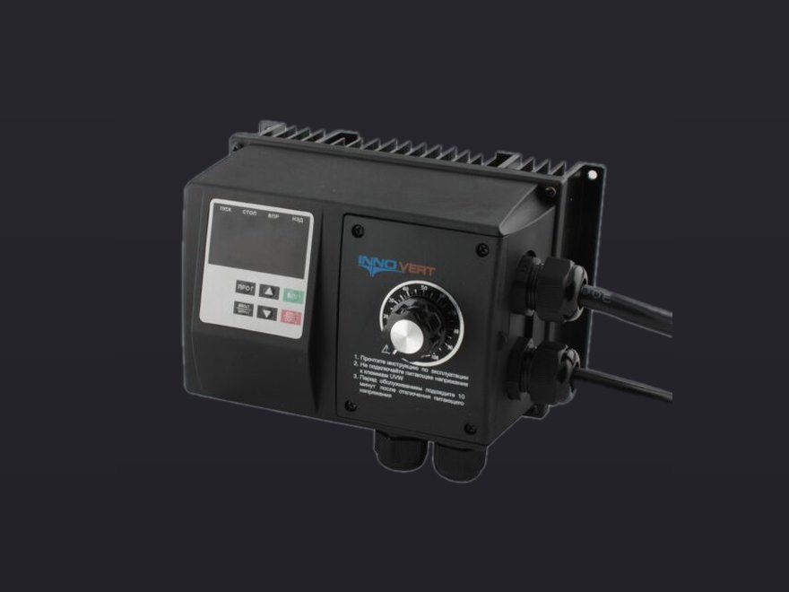 Преобразователь частоты INNOVERT IPD152P43B-VR IP54, выходной ток 4 А, встроенный потенциометр (1,5 кВтx380 В)