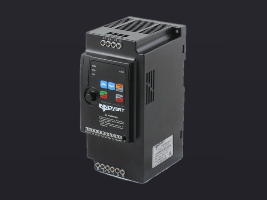 Преобразователь частоты INNOVERT ISD552M43E mini PLUS, выходной ток 12.5 А (5,5 кВтx380 В)