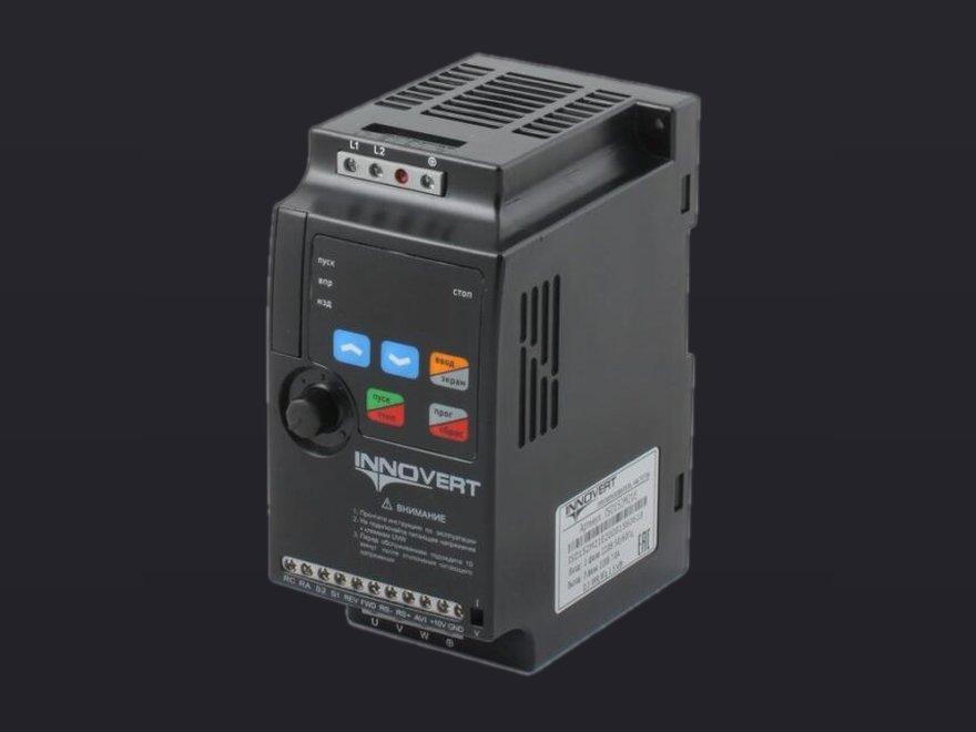 Преобразователь частоты INNOVERT ISD091M21E mini PLUS, выходной ток 0.7 А 0,09 кВт (вх: 1ф x 220В / вых: 3ф х 220В)